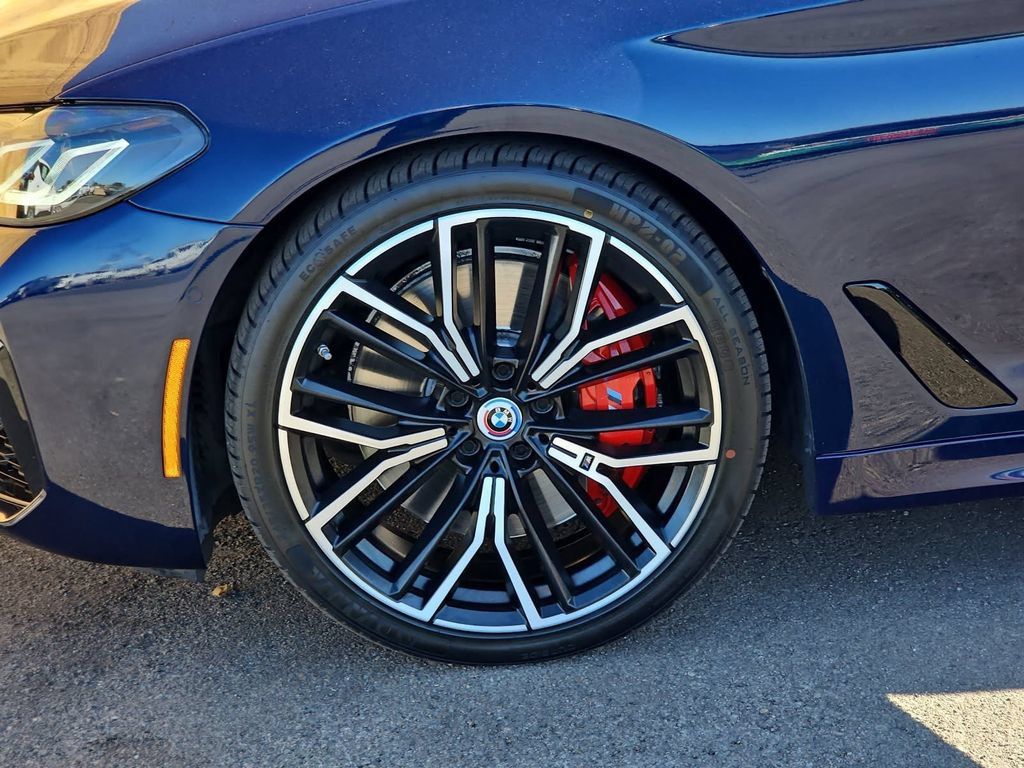 Used 2023 BMW M550i xDrive w/ Executive Package AWD/4WD image 37