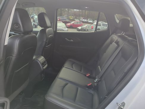 Used 2022 GMC Terrain SLT w/ Infotainment Package II image 19