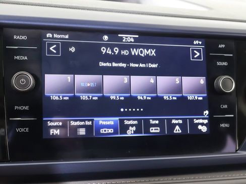 Used 2024 Volkswagen Taos SE w/ Panoramic Sunroof Package AWD/4WD image 49