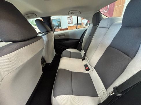 Used 2025 Toyota Corolla LE FWD image 12