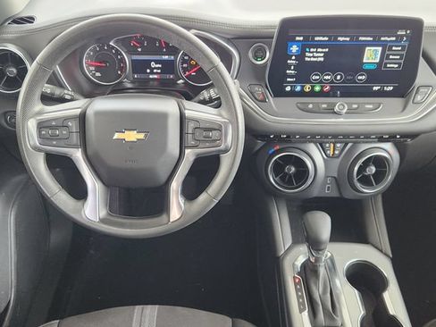 Used 2025 Chevrolet Blazer LT FWD image 27
