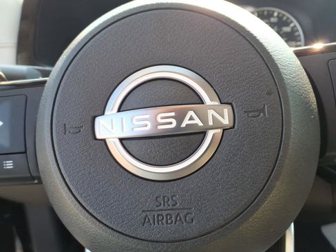Certified 2024 Nissan Pathfinder SL w/ SL Premium Package AWD/4WD image 10
