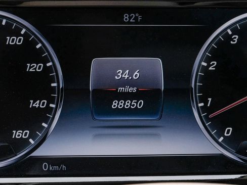 Used 2015 Mercedes-Benz S 550 Sedan w/ Sport Package w/ Sport Package image 20