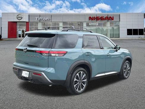 New 2026 Nissan Pathfinder Platinum FWD image 7