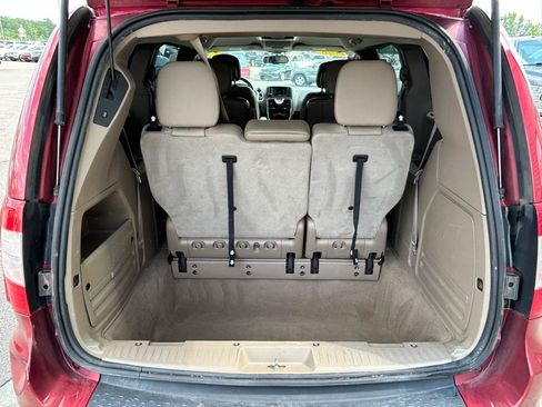 Used 2016 Chrysler Town & Country Touring w/ Driver Convenience Group FWD image 15