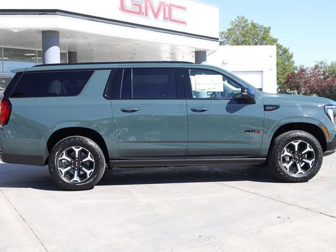 New 2026 GMC Yukon XL AT4 w/ AT4 Premium Plus Package AWD/4WD image 7