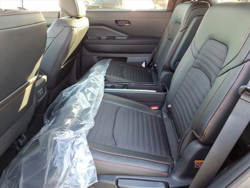 New 2026 Nissan Pathfinder SV image 15