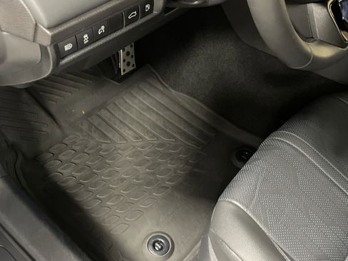 Used 2025 Toyota Camry XSE image 17