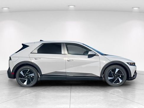 New 2026 Hyundai Ioniq 5 SE RWD image 3