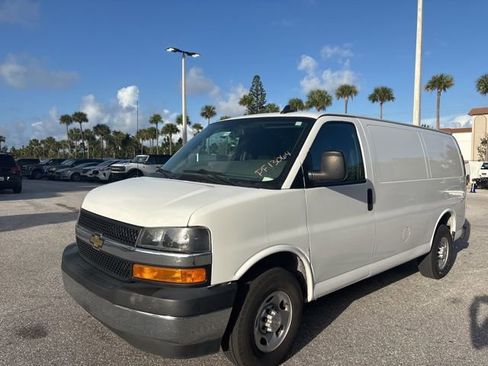 Used 2021 Chevrolet Express 2500 w/ Driver Convenience Package image 4