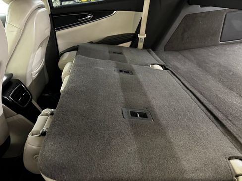 Used 2018 Lincoln MKX Reserve w/ Driver Assistance Package AWD/4WD image 35