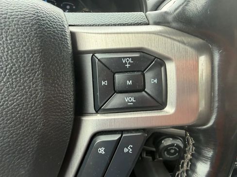 Used 2019 Ford F150 Platinum w/ Equipment Group 701A Luxury AWD/4WD image 15