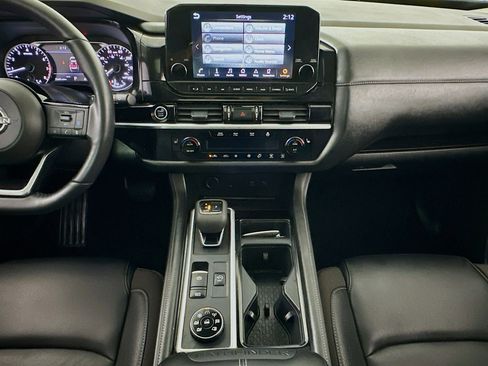 Used 2024 Nissan Pathfinder SL w/ SL Premium Package image 11