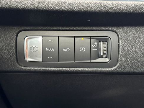 Used 2024 Chevrolet Traverse Z71 w/ Enhanced Driving Package AWD/4WD image 34
