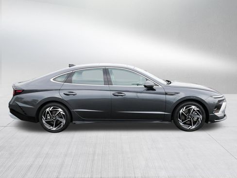 Used 2024 Hyundai Sonata SEL w/ Convenience Package FWD image 8