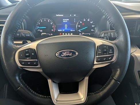 Used 2021 Ford Explorer XLT w/ Equipment Group 202A image 13