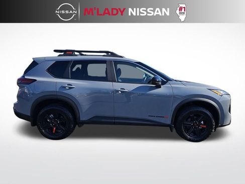 Used 2025 Nissan Rogue SV w/ Rock Creek Premium Package image 5