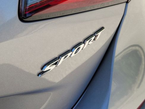 Used 2022 Honda Civic Sport image 11