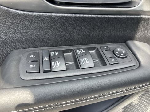 New 2026 Chrysler Pacifica Select image 18