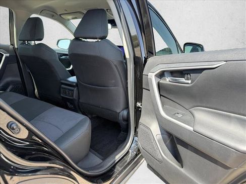 Used 2025 Toyota RAV4 XLE FWD image 21
