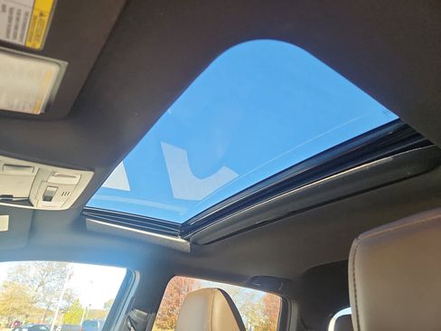 Used 2018 Toyota Tacoma Limited image 16