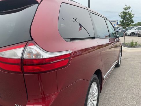 Used 2015 Toyota Sienna XLE FWD image 8