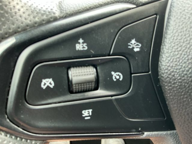 Used 2025 Chevrolet Trax LT FWD image 19