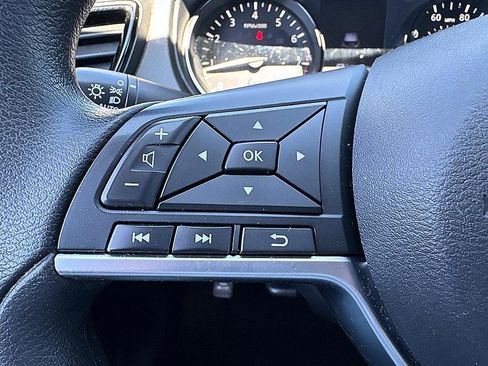 Used 2021 Nissan Rogue Sport S image 16