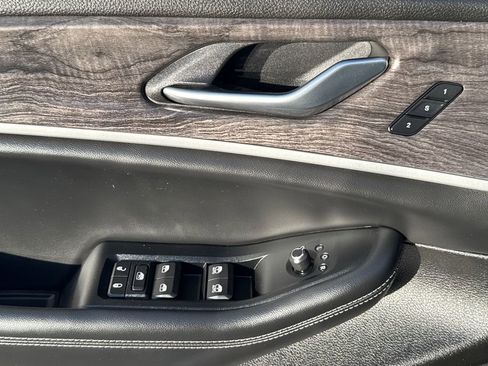 Certified 2023 Jeep Grand Cherokee Limited w/ Luxury Tech Group II AWD/4WD image 26