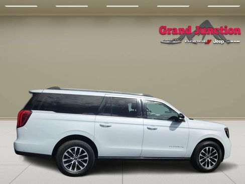 Used 2025 Ford Expedition Max Platinum AWD/4WD image 3