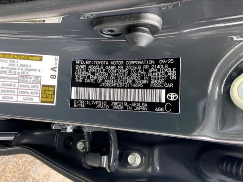 Used 2026 Toyota Corolla LE w/ Carpet Mat Package (TMS) FWD image 33