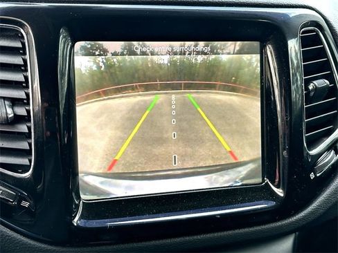 Used 2019 Jeep Compass Limited image 15