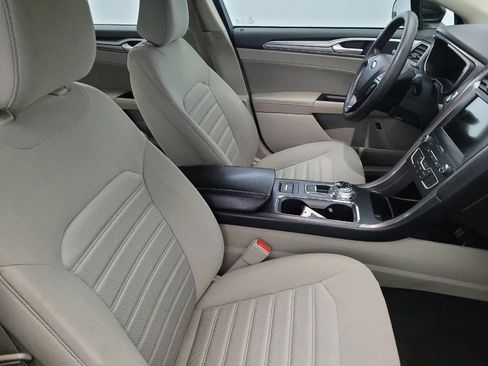 Used 2020 Ford Fusion SE image 21