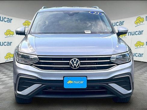 Used 2023 Volkswagen Tiguan SE AWD/4WD image 2
