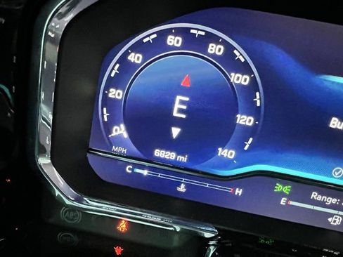 Used 2025 Chevrolet Silverado 2500 LTZ image 16