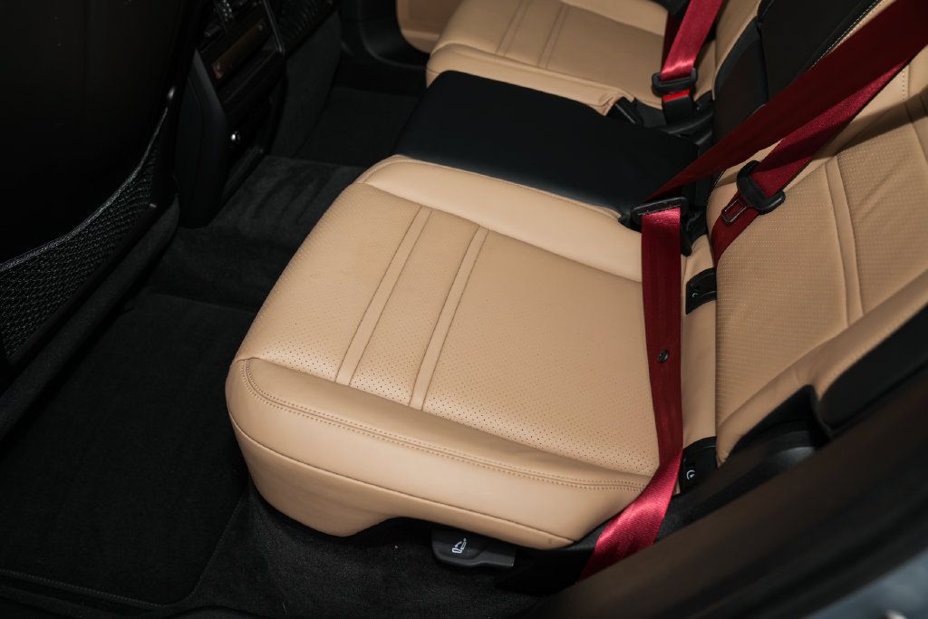 Certified 2024 Porsche Cayenne S AWD/4WD image 28
