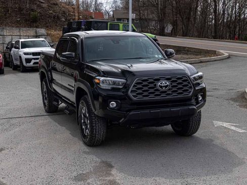 Used 2023 Toyota Tacoma TRD Off-Road w/ Black Out Package (TMS) image 3