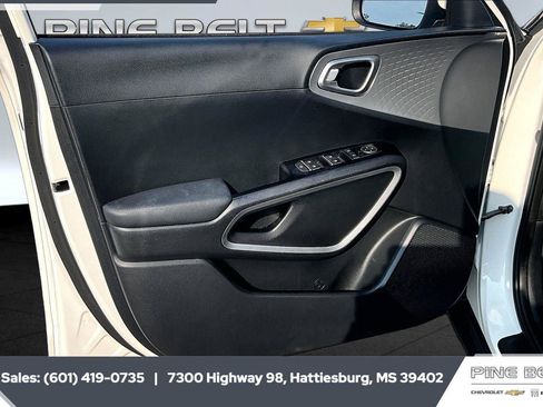 Used 2024 Kia Soul LX FWD image 17