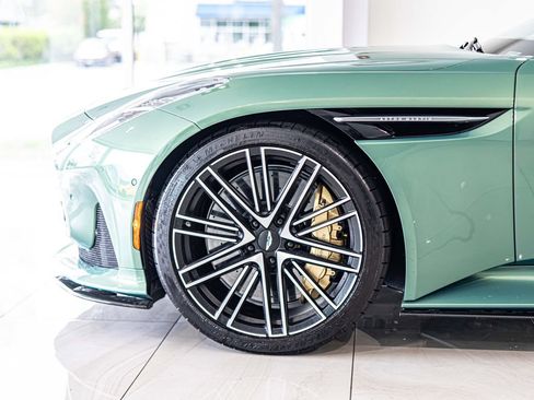 Used 2025 Aston Martin DB12 Coupe RWD image 8