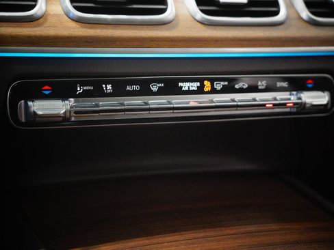 Certified 2023 Mercedes-Benz GLS 580 4MATIC image 26