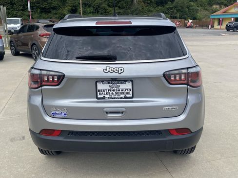 Used 2017 Jeep Compass Latitude w/ Popular Equipment Group AWD/4WD image 7