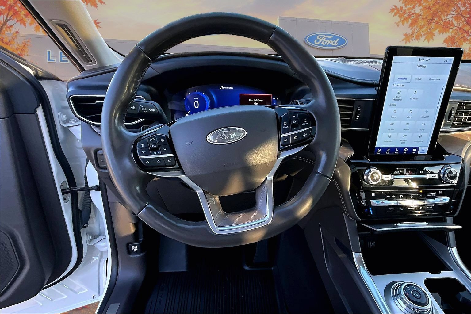 Used 2021 Ford Explorer Platinum w/ Equipment Group 601A AWD/4WD image 8