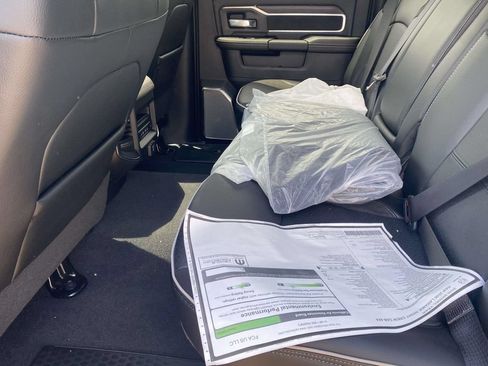 New 2026 RAM 2500 Laramie AWD/4WD image 10