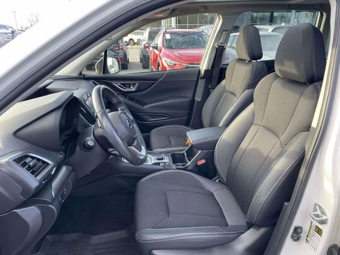 Used 2023 Subaru Forester Premium image 8