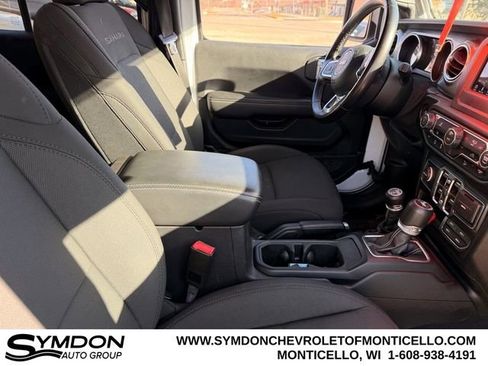 Used 2020 Jeep Wrangler Unlimited Sahara image 24