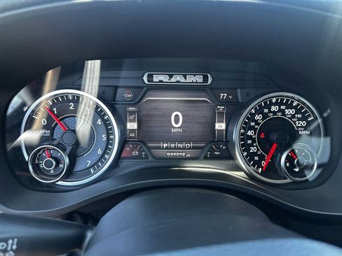 Used 2022 RAM 1500 Laramie AWD/4WD image 16