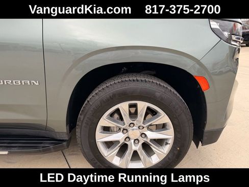 Used 2023 Chevrolet Suburban Premier image 11