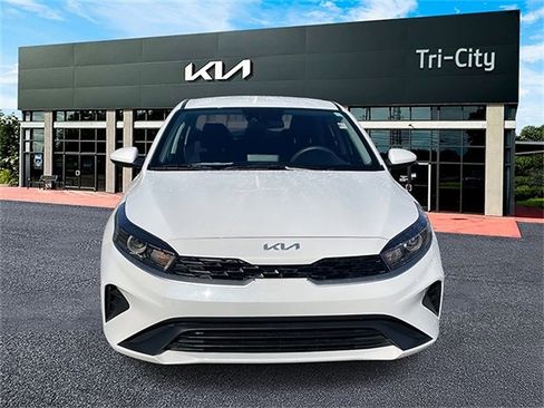 Used 2023 Kia Forte LXS image 2