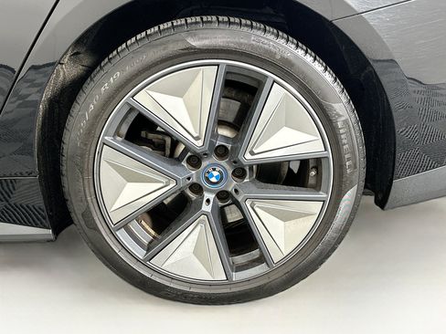 Used 2023 BMW i4 eDrive40 RWD image 11