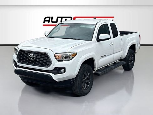 Used 2021 Toyota Tacoma SR5 RWD image 3